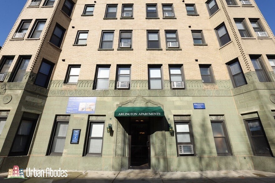 Building Photo - 557 W Arlington Pl