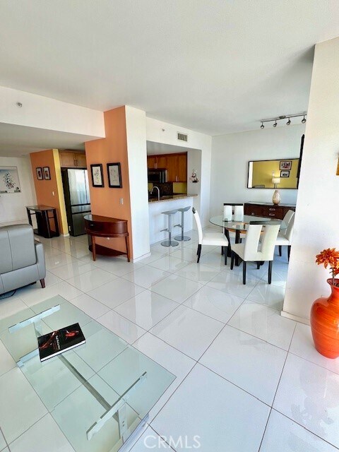 Building Photo - 400 W Ocean Blvd