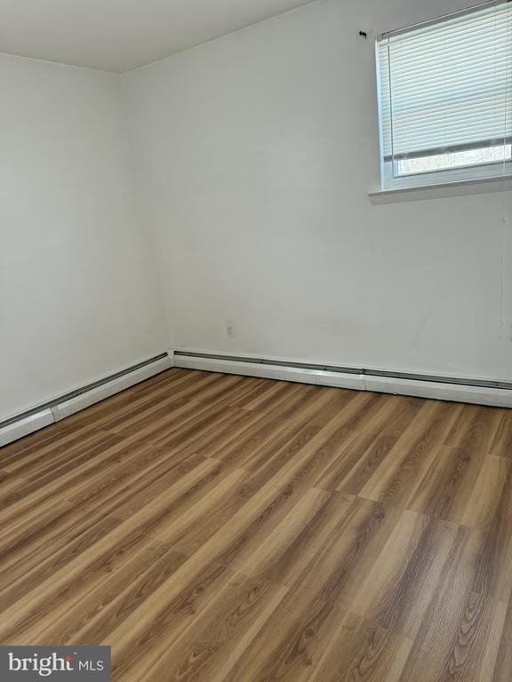 Building Photo - 219 W 6th St