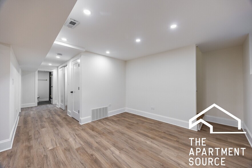 Building Photo - 4636 N Hamilton Ave