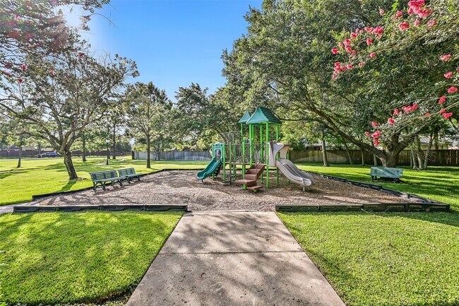 Building Photo - 513 Meadow Bend Dr