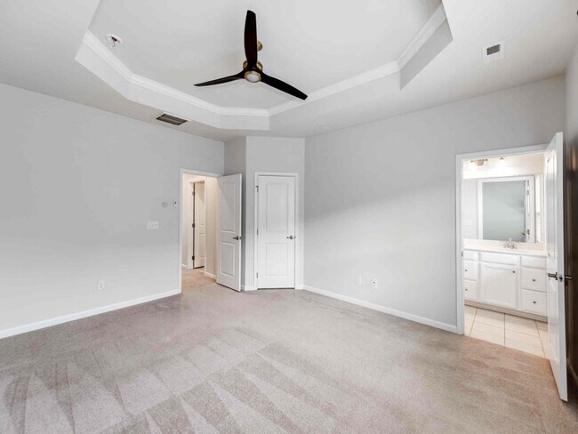 Building Photo - 10756 Overlook Mountain Dr