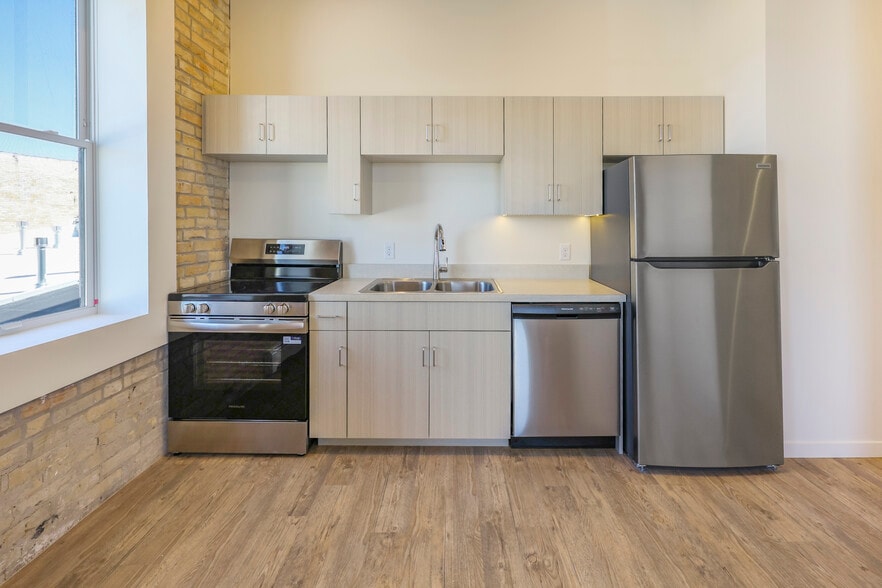 Kitchen - 225 N Sibley Ave