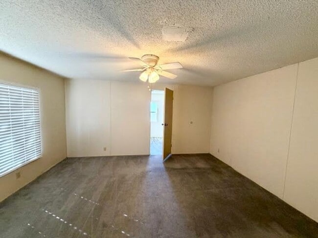 Building Photo - 125 Burkhart Ln