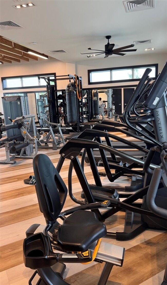 Building Photo - 6712 Cloverdale Ave