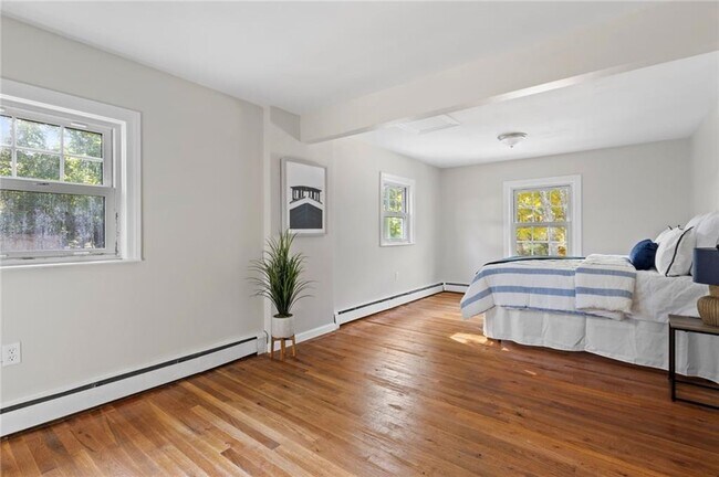 Building Photo - 400 Schooner Ave