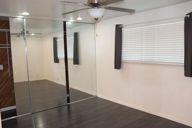 Building Photo - Evergreen 3 Bedroom