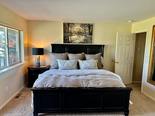 Building Photo - 3bdrm, 2bath Harbor Isles Golf Course Condo with deck