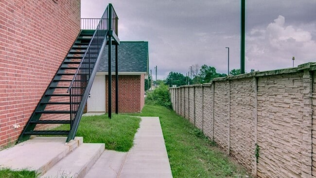 Building Photo - Townhouse for lease!