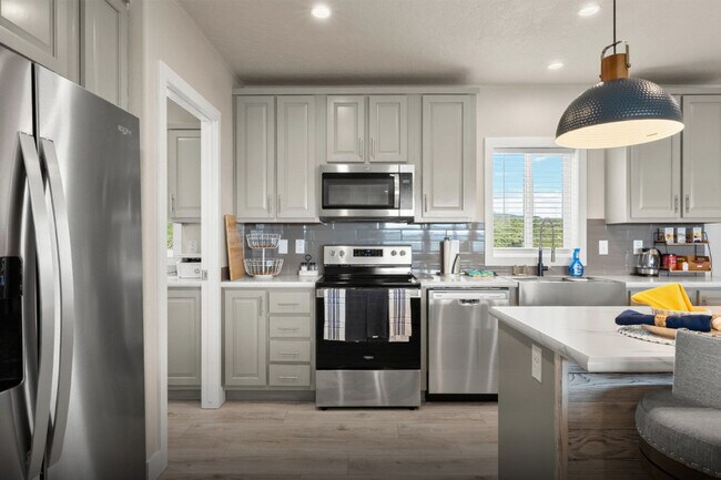 Building Photo - 421 Bluegrass Way