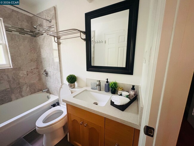 Building Photo - 143 Pulido Rd