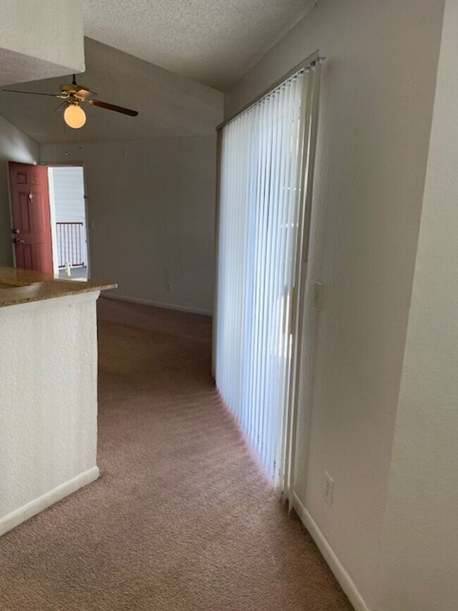 Building Photo - Lexington Place - 1134