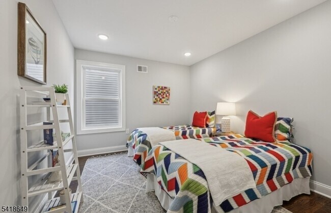 Building Photo - 139 N 15th St