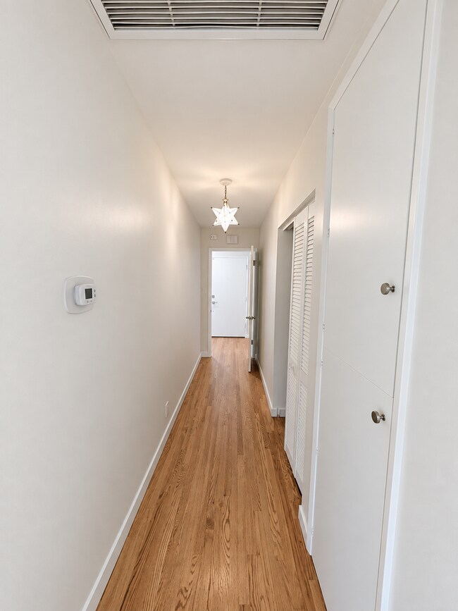 Building Photo - 496 Harrison Ave