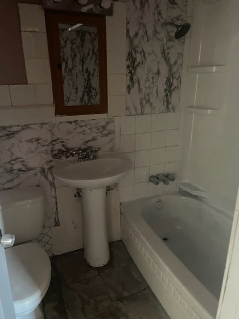 Building Photo - 1212 Hassell Ave