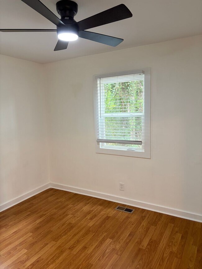 Building Photo - 484 Macon Hwy