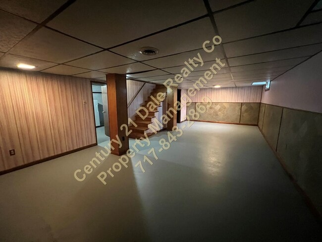 Building Photo - 2 BR Rancher in York Suburban Schools with a flat yard