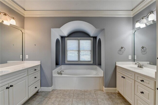 Building Photo - 1515 Boomer Cir