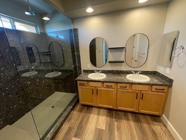 Building Photo - 10369 Pescado Ln