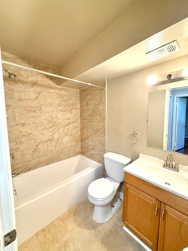 Building Photo - 8651 Madera Ct