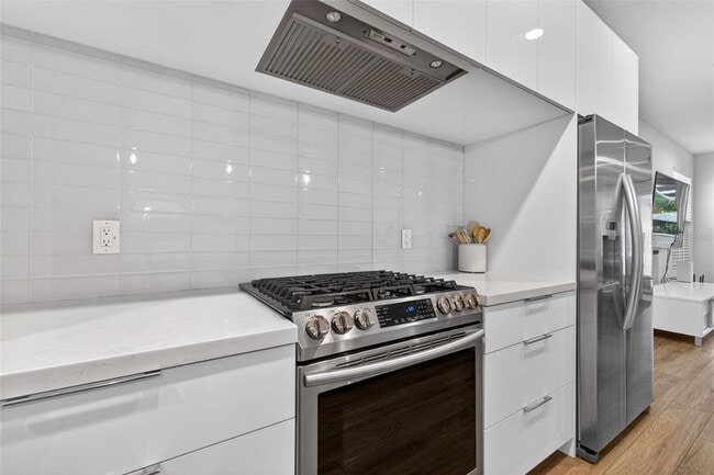 Building Photo - 6163 2nd Ave S