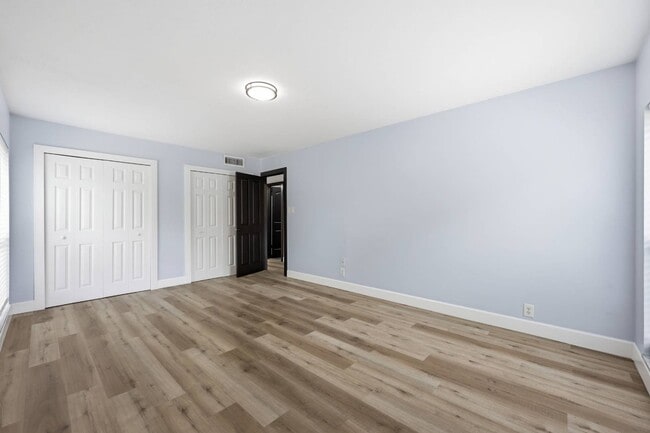 Building Photo - 8753 Como Lake Dr