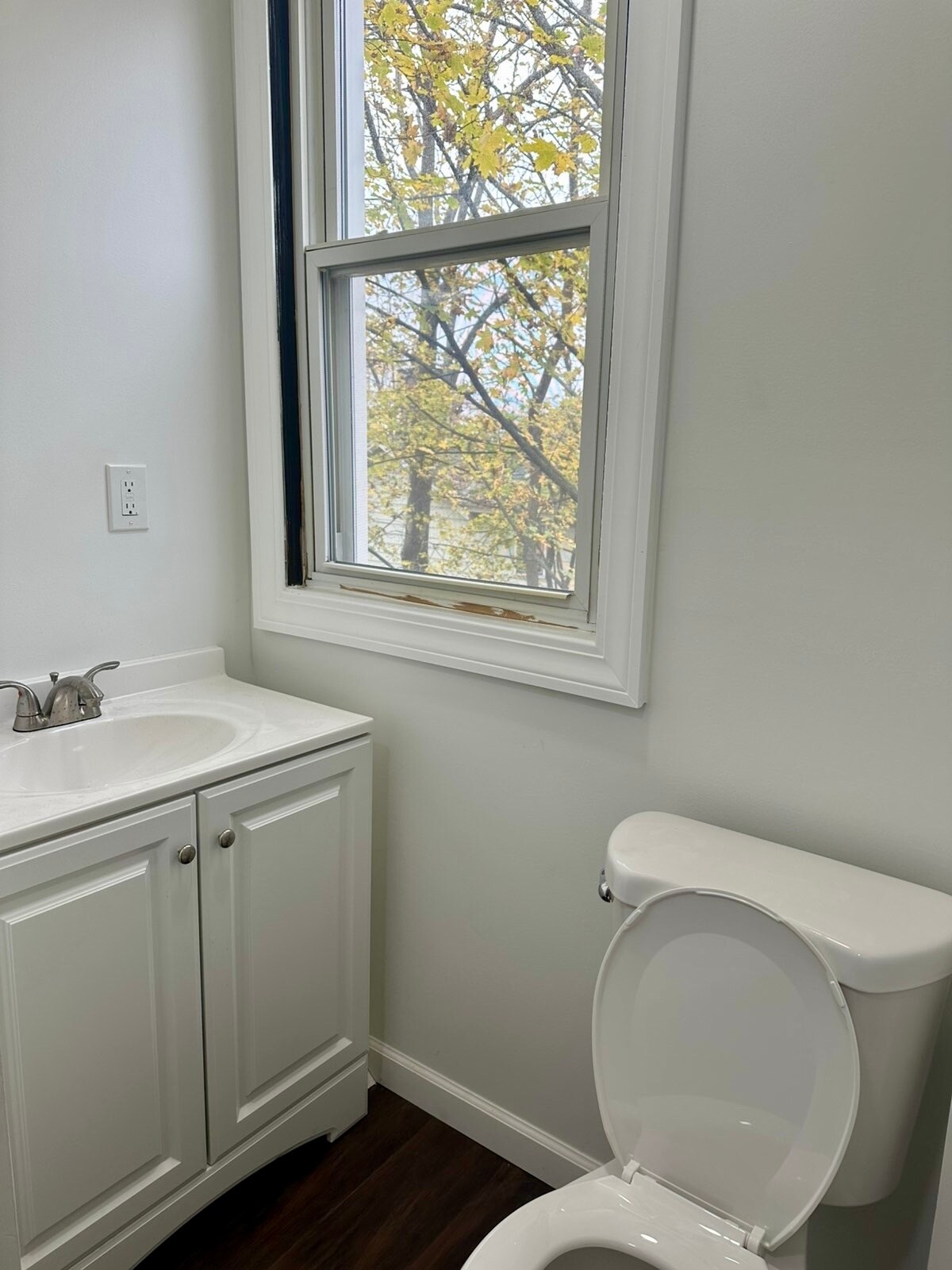 Building Photo - 107 3rd Ave