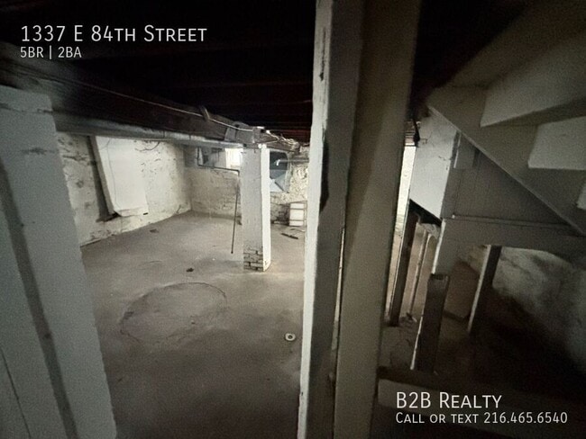 Building Photo - 1337 E 84th St