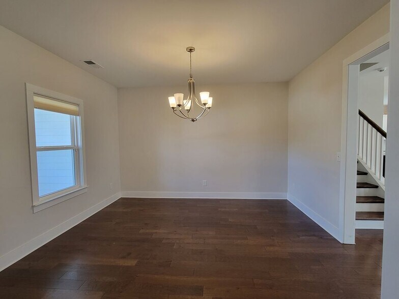 Building Photo - 1717 Buttonwood Lp