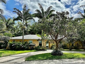 Building Photo - 15 Miramar Rd
