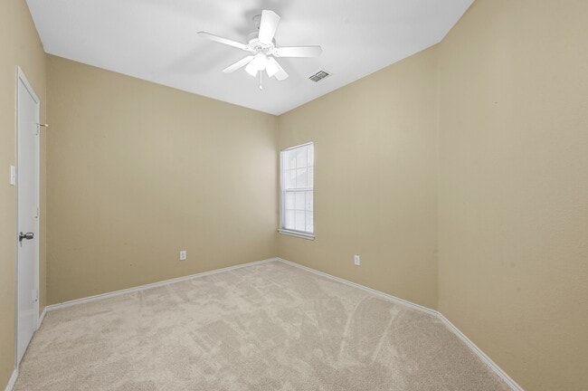 Building Photo - 9229 Chesapeake Ln