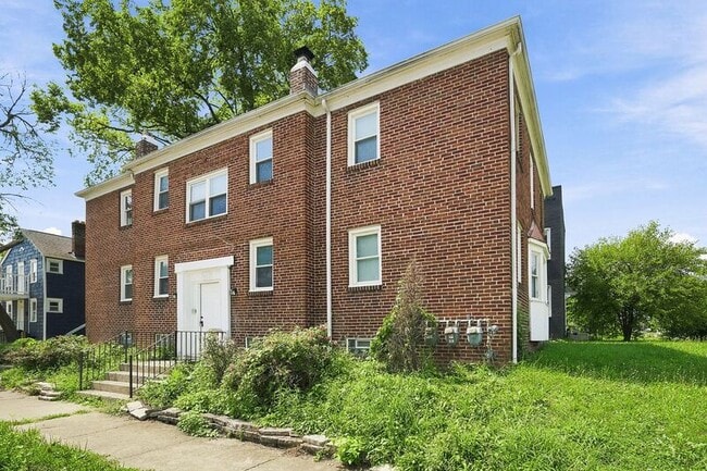 Building Photo - 397 Catherine St