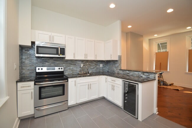 Building Photo - Beautifully Renovated 2BR Fishtown Home with Deck AVAIL 6/1