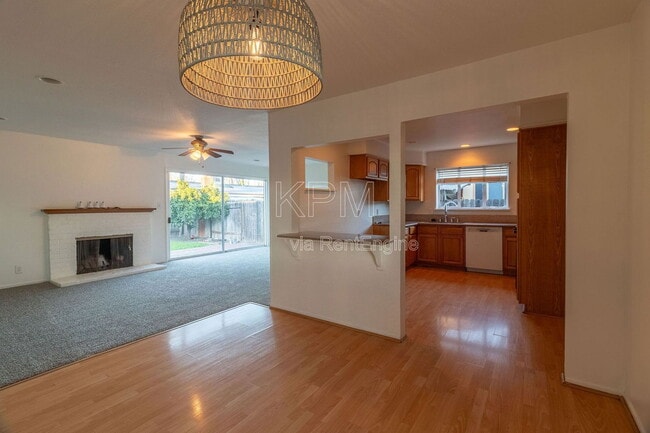 Building Photo - 713 San Francis Ave