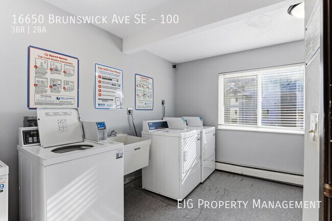 Building Photo - 16650 Brunswick Ave SE
