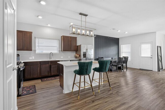Building Photo - 1301 Blackhaw Ln