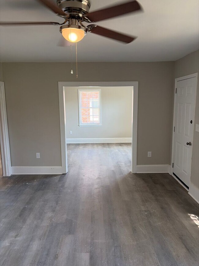 Building Photo - 2502 Druid Hills Dr NW
