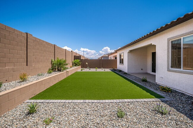 Building Photo - 3260 W Peak View Rd