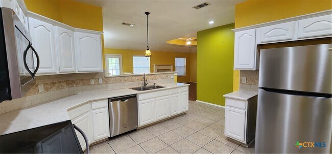 Building Photo - 4509 Twin Oaks Cir