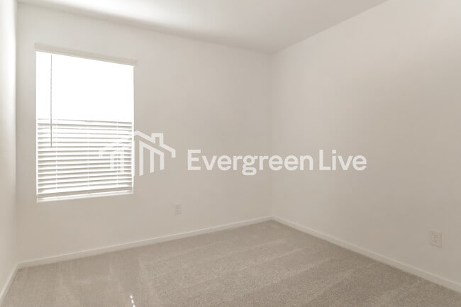 Building Photo - 2033 Belgian Dr