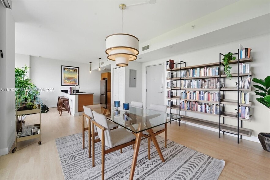 Building Photo - 3451 NE 1st Ave