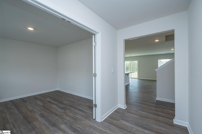 Building Photo - 115 Roocroft Ct