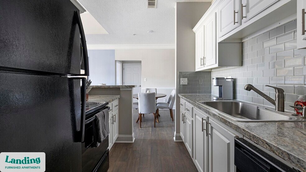 Building Photo - 100 Crossing Blvd