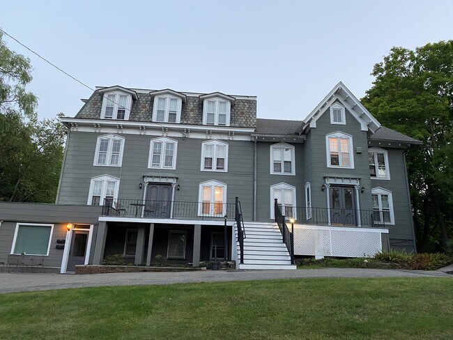 Primary Photo - 285-289 Hudson St
