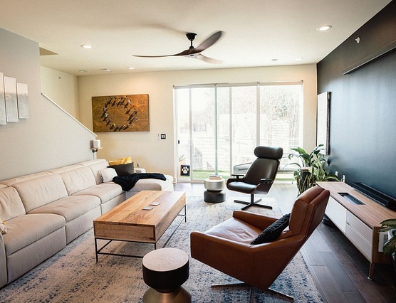 Building Photo - 604 N Bluff Dr