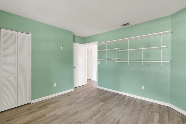 Building Photo - 1612 SE Cascella Ct