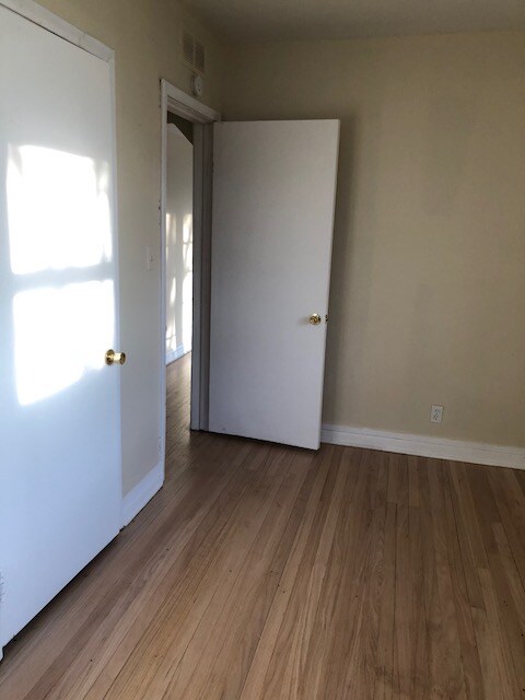 Building Photo - 3005 Menominee Ave