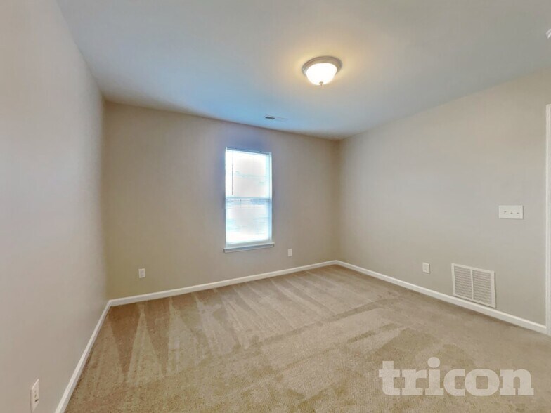 Building Photo - 4493 Paula Dr