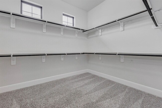 Building Photo - 30627 S Creek Way