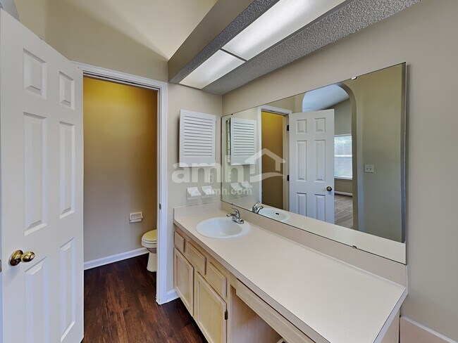 Building Photo - 1851 Burgess Hill Dr E